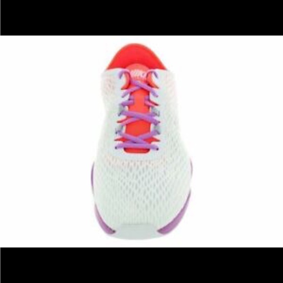 Nike Zoom Tennis Shoes Women’s Size 6.5 - Picture 4 of 7